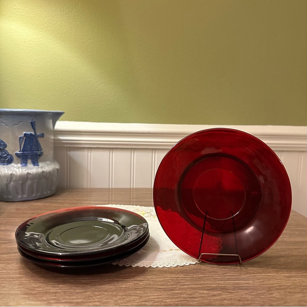 Set of 4 Vintage Anchor Hocking Royal Ruby Red Glass 6” Saucer Plates